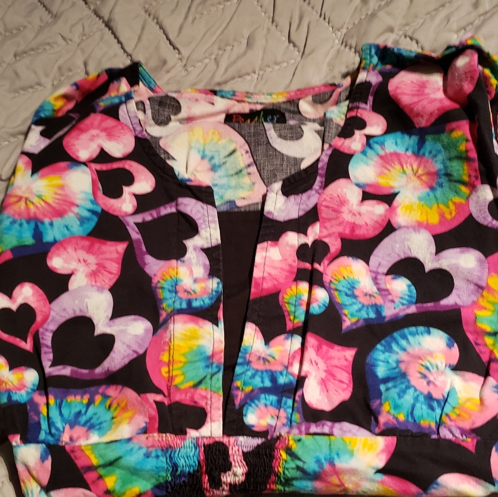 COPY - Peaches scrub top